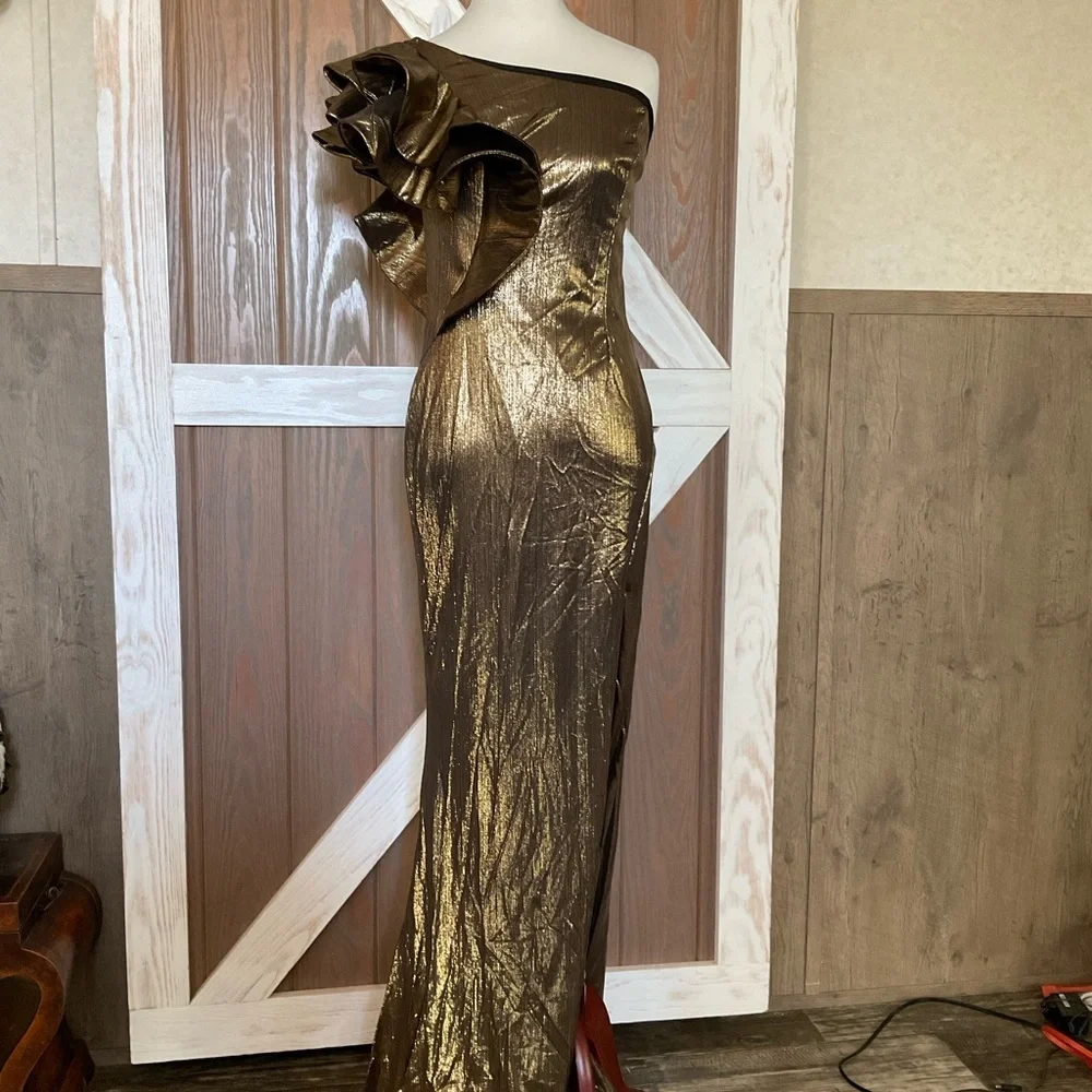 Faeriesty Elegant Gold Off-Shoulder Dress w/ Draping on one shoulder SIZE SMALL